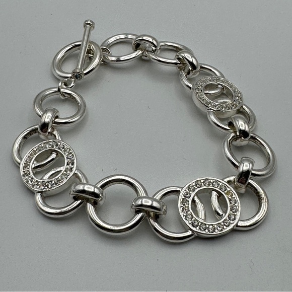 Unbranded Jewelry - Silver Toggle Bracelet 6.75” Circle Links with Rhinestones